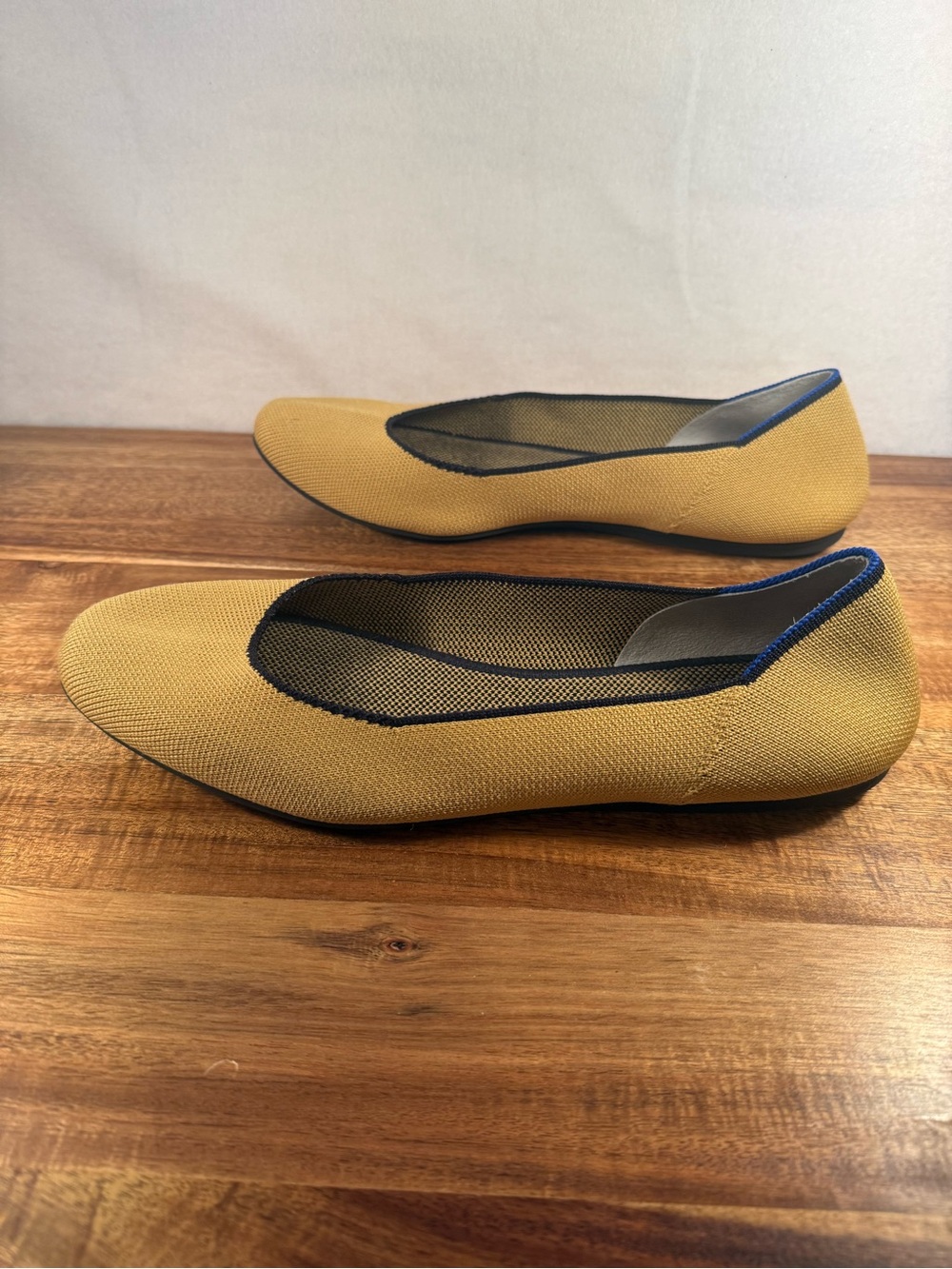 Rothy's Round Toe Flats in Golden Yellow with Black Piping Size 10.5 - Picture 4 of 10